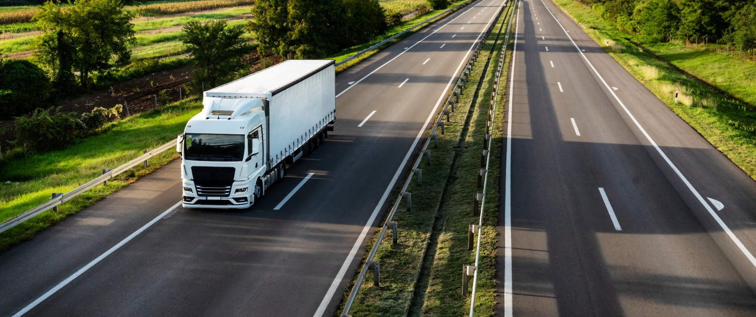 Comment Neele-Vat . dessert-il le secteur de la construction avec ses services de transport vers la Belgique ?